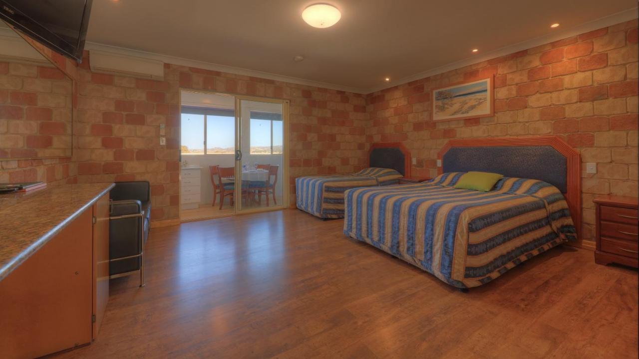 טנטרפילד Golfers Inn מראה חיצוני תמונה